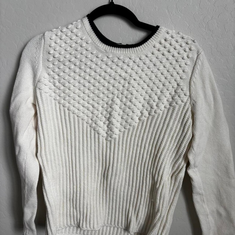 Talbots white‎ sweater with textured diamond pattern